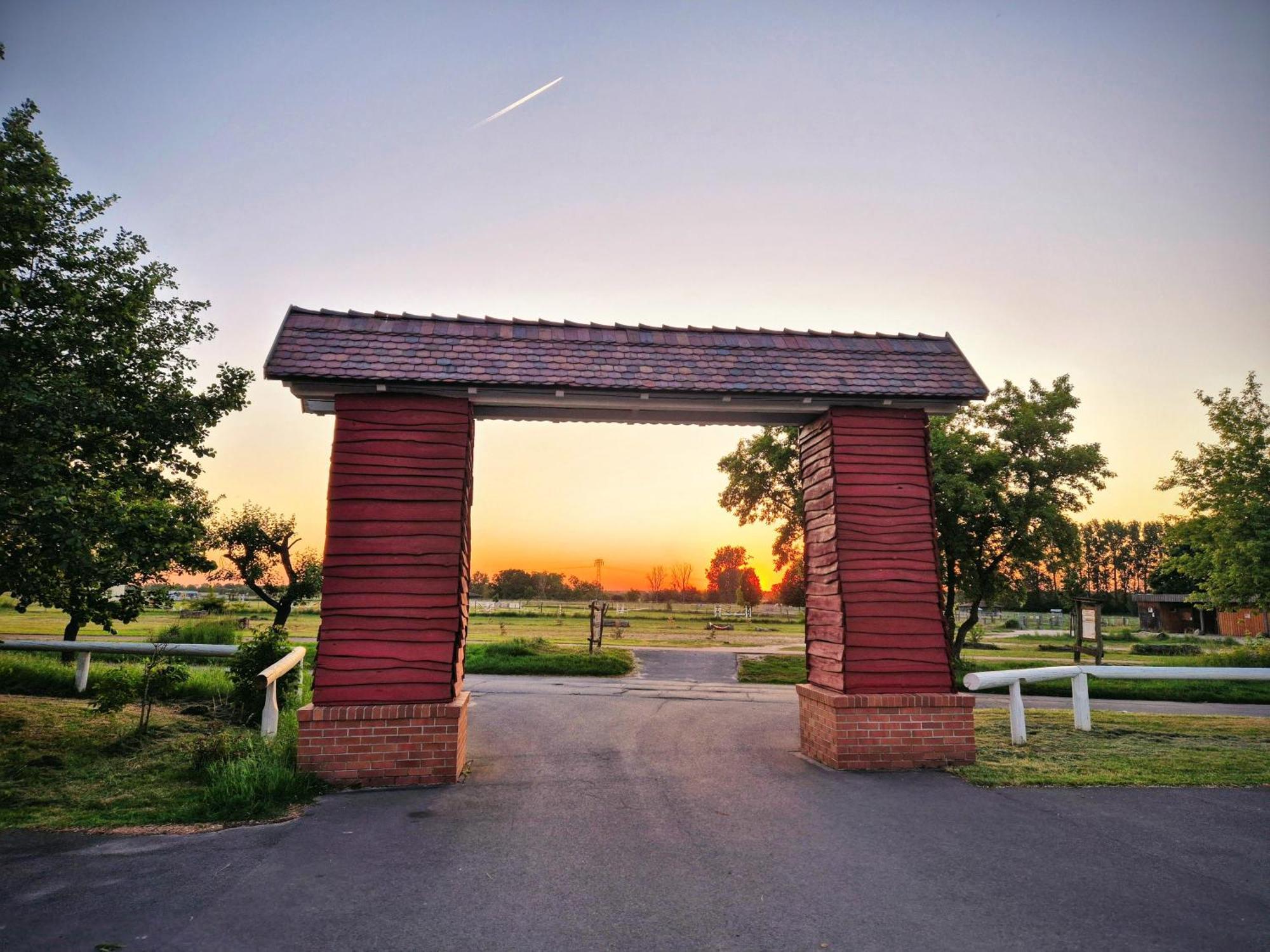 Project June - Ehemals Landgasthof Jueterbog ภายนอก รูปภาพ